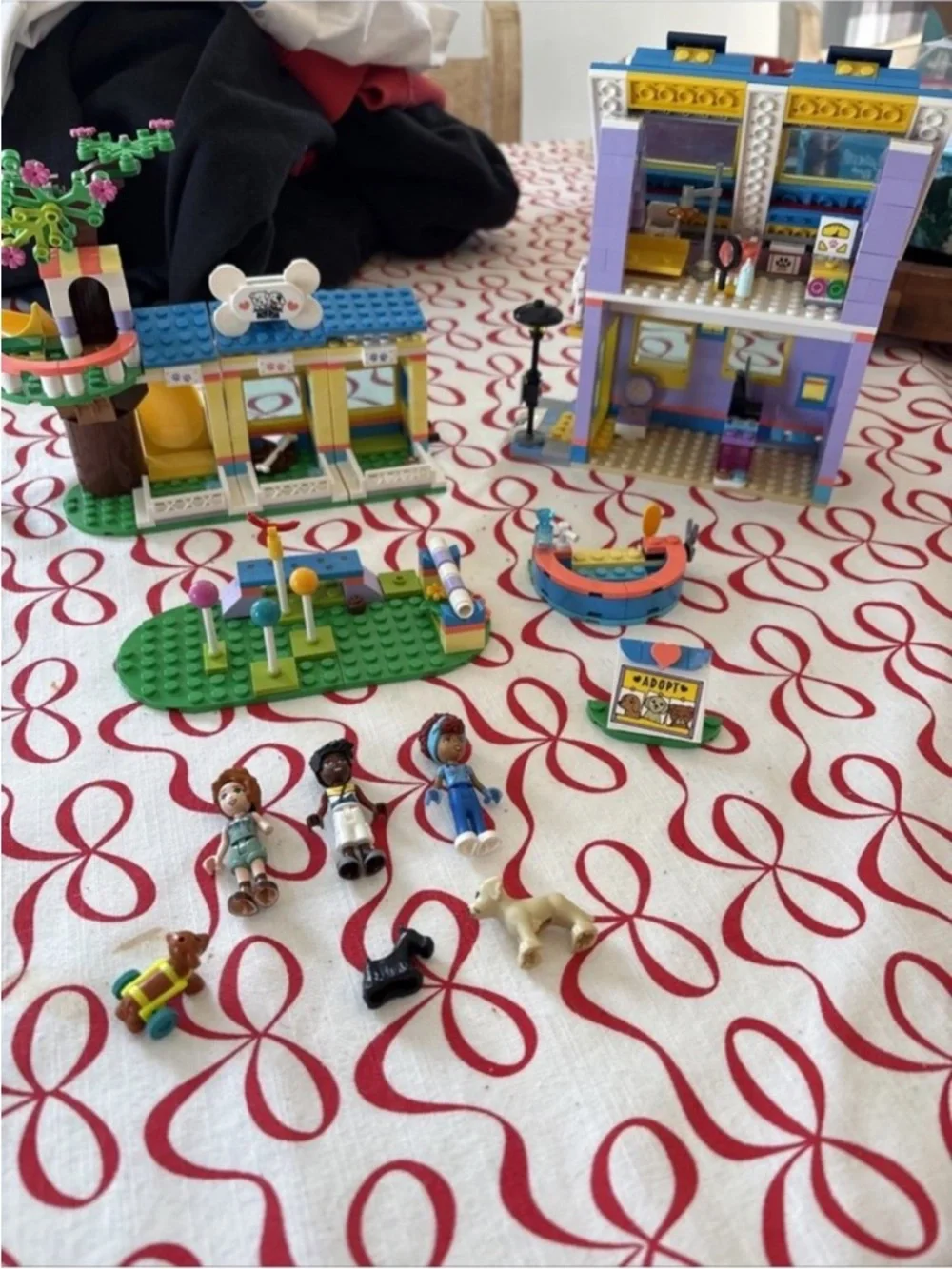 LEGO Friends dog rescue center - Picture 2 of 8